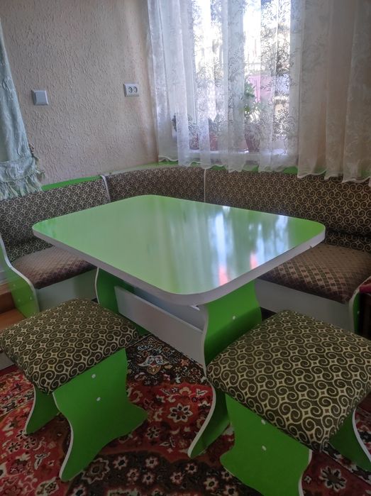 Продаётся Уголок на кухню состояние хорошее