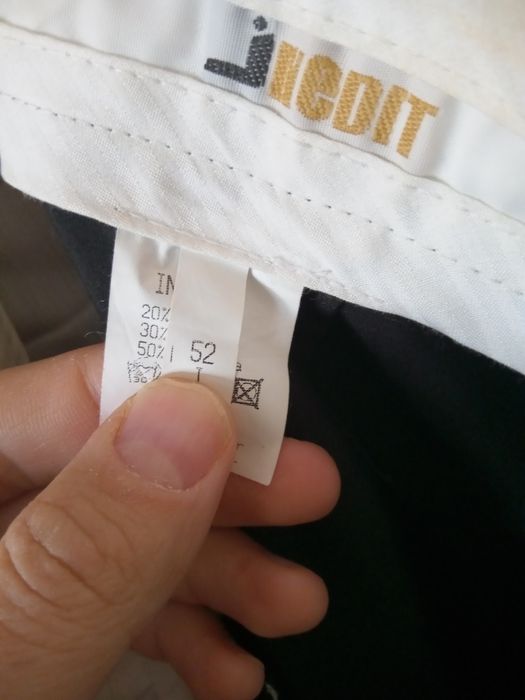 Costum bărbați Inedit stare foarte buna mărimi 44 haina și 52 pantalon