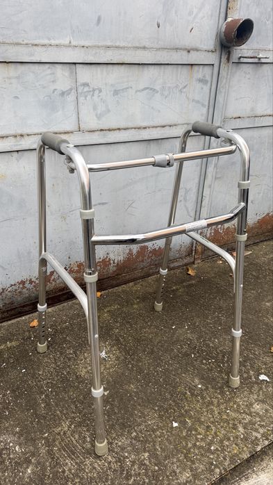 Cadru de mers ortopedic pliabil reglabil aluminiu varstnici seniori