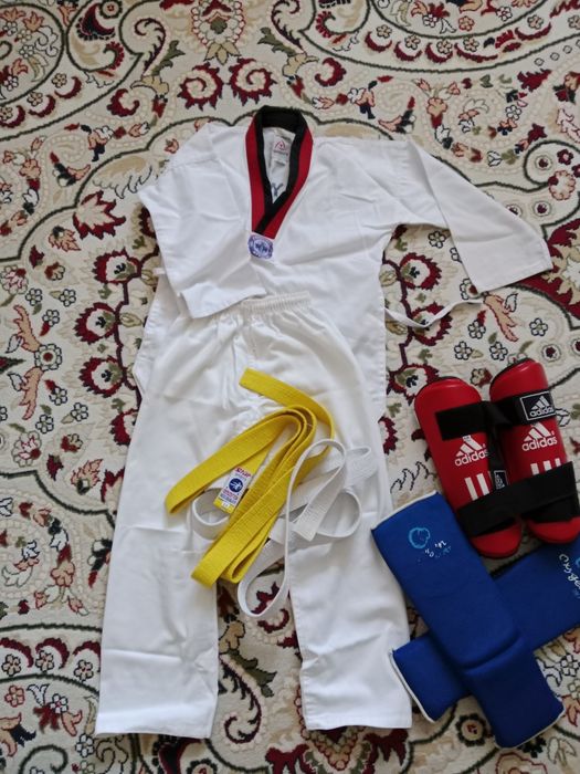 Кимано на мальчика на 8 9 10 лет состояние хорошее