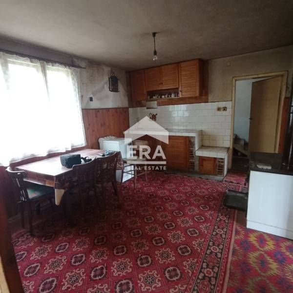 ЕРА Фаворит продава къща с двор в с. Дружево