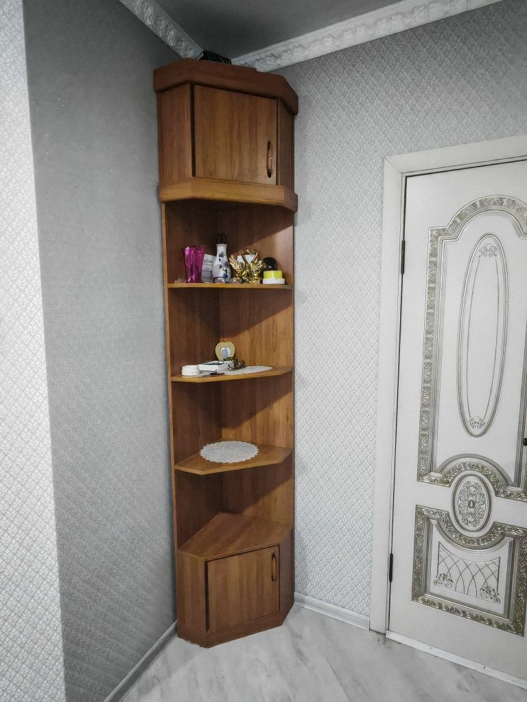 Продам шкафы, стол