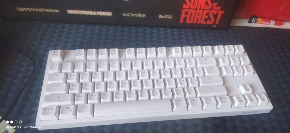 Продам механическую клавиатуру 80% красные свитчи