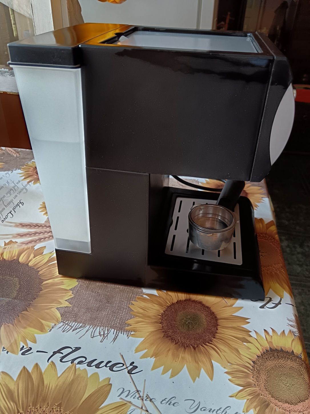 Продавам кафе машина с ръкохватка Arielli