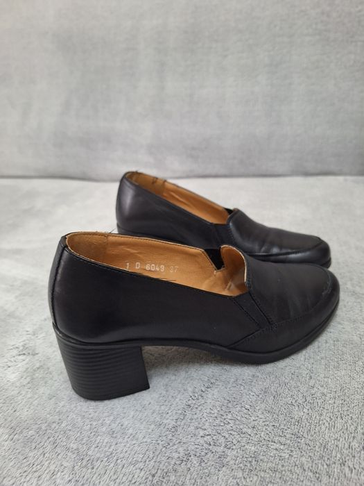 Vand pantofi dama cu toc,nr.37