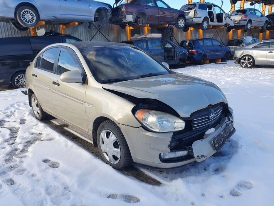 Dezmembrez Hyundai Accent motor 1.5diesel 110cp D4FA dezmembrari cutie de viteze manuala 5+1 trepte