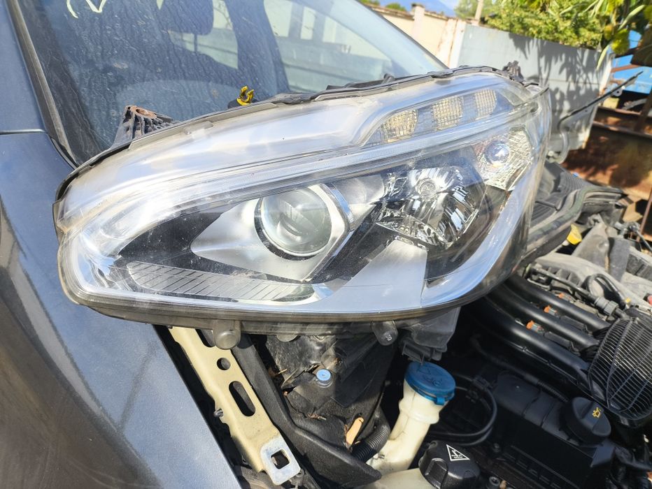 Фар/фарове за Пежо/Peugeot 208