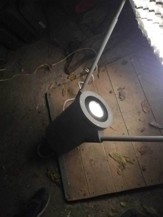 Бутиков уличен фенер.