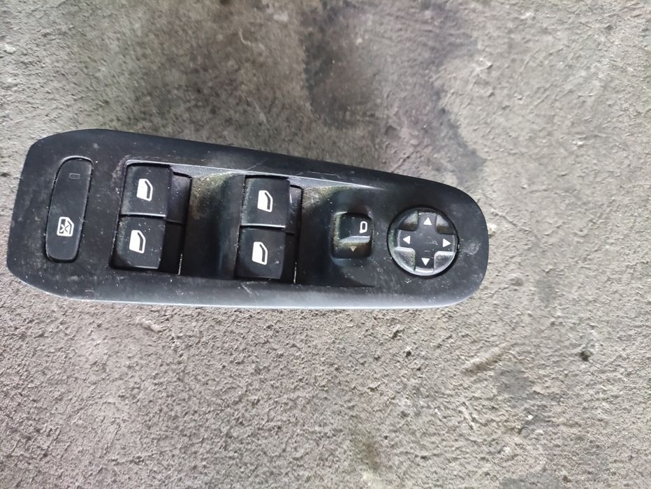 Копчета за стъкла за Пежо 308 Т9