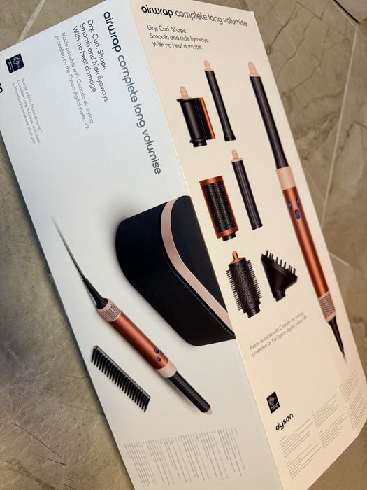 Dyson Airwrap strawberry