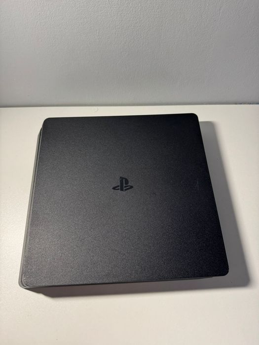 Playstation 4 slim