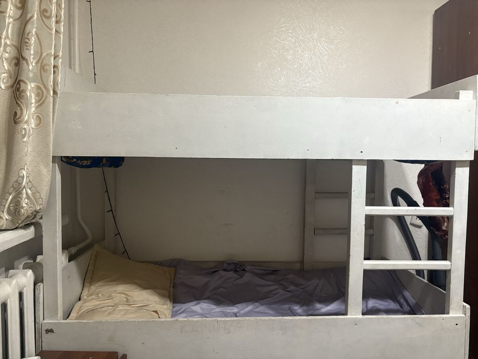 Продам двухярусный кровать