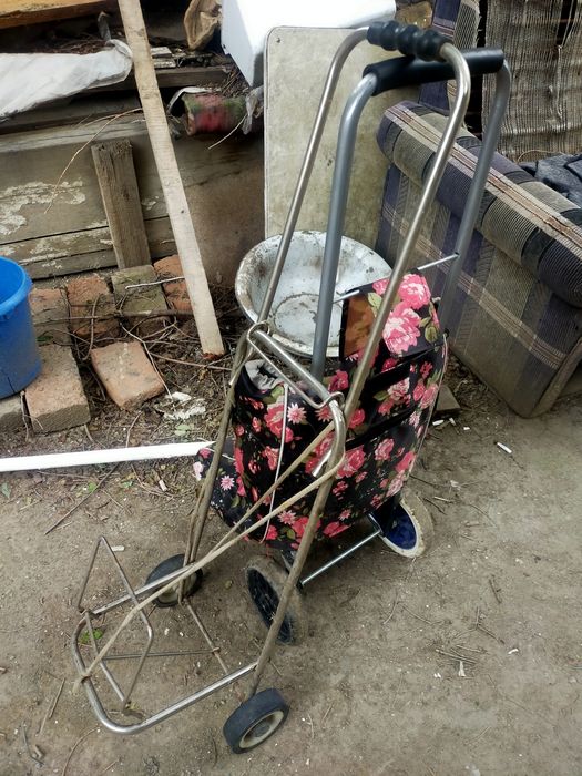 Продам 2ве Тележки за 5тыс.тг