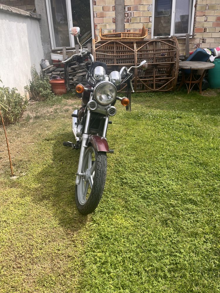 Hyosung Aquila GV125S