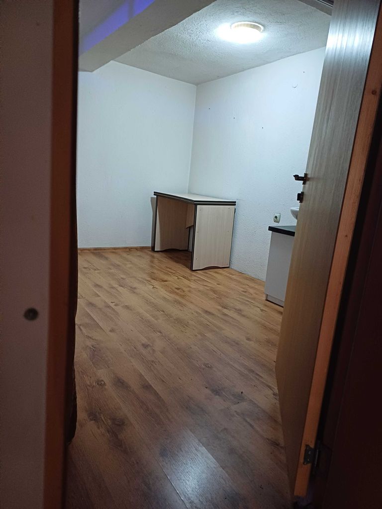Дава се под наем Магазин в Стара Загора, Операта - 56 кв.м за 229.5 € - Снимка #1