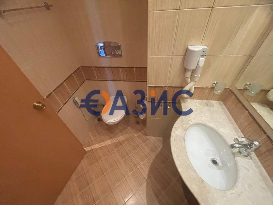 Продава се Двустаен апартамент в к.к. Слънчев бряг - 64 кв.м за 1311 €/кв.м - Снимка #13