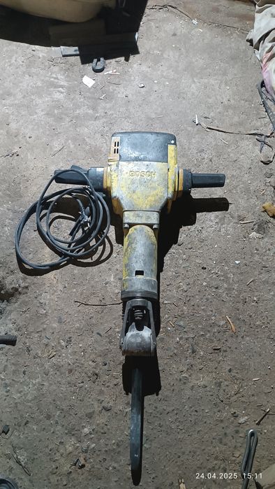 Отбойный молоток Bosch GSH 27. Требует ремонта