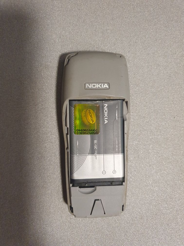Nokia 3100 cu incarcator