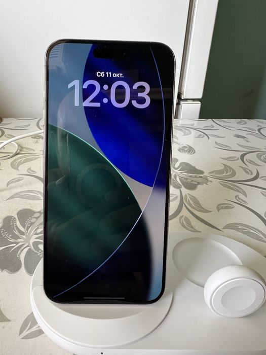 Iphone 15 Pro Max. E-sim