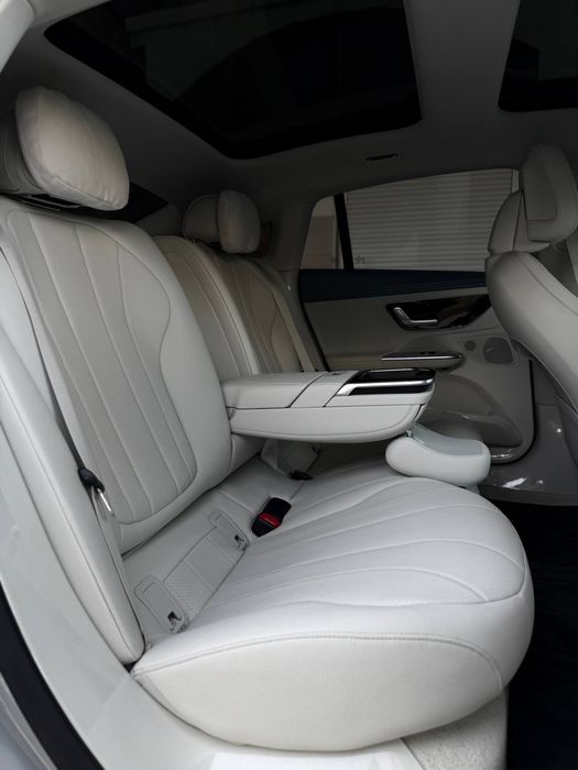 Mercedes Benz EQE 350