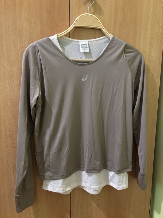 Дамски блузи Asics 30лв брой