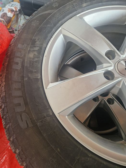 Jante cu anvelope în stare foarte bună
