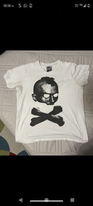 Суичър и тениска на луда