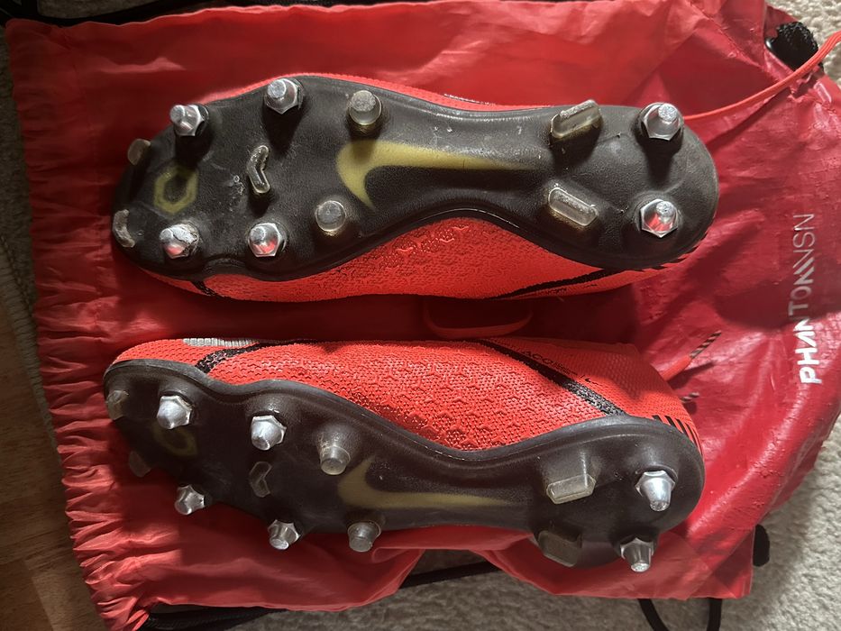 Ghete de fotbal Nike Phantom