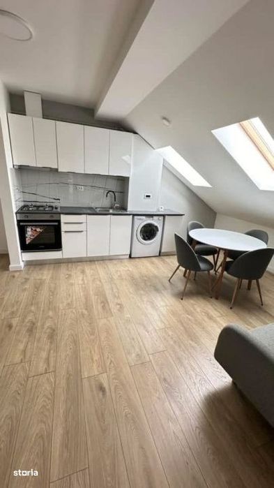 Apartament 3 camere, 67mp, mansarda, zona Florilor, Floresti!