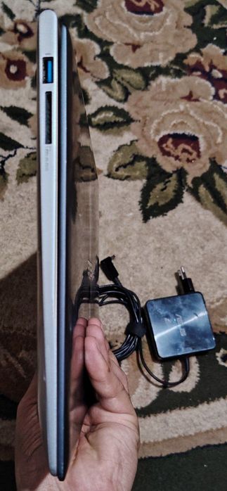 Notebook Asus сотилади