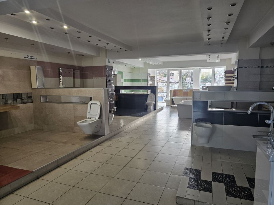 Spatiu comercial 664 mp P+1 central, str Poporului colt str.Baba Novac