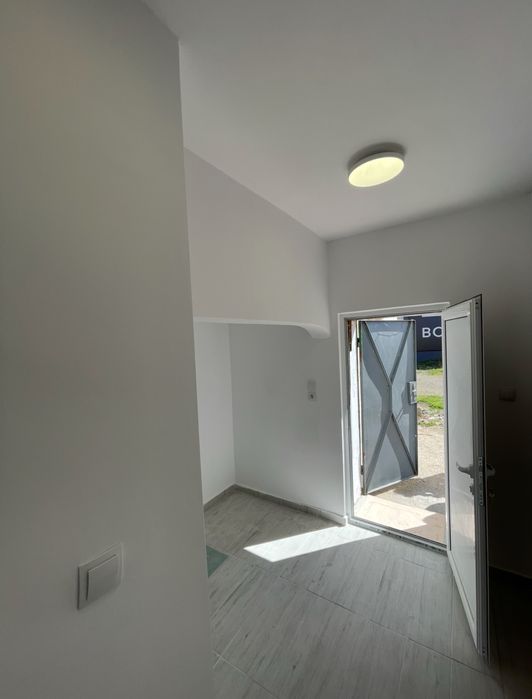 Търговско помещение / офис под наем – Сливен, бул. Цар Симеон