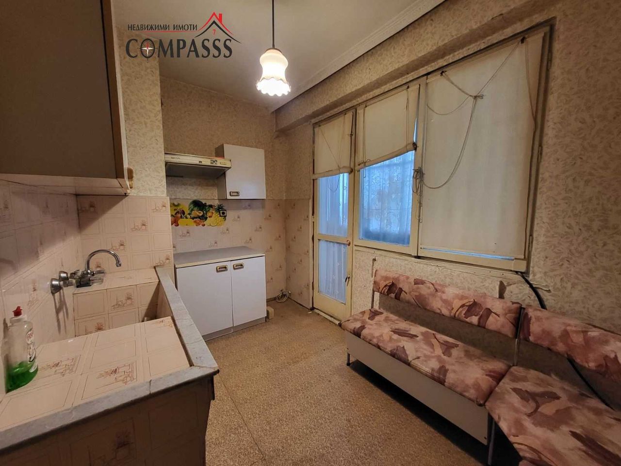Продава се Едностаен апартамент в Добрич, Христо Ботев - 42 кв.м за 704 €/кв.м - Снимка #2