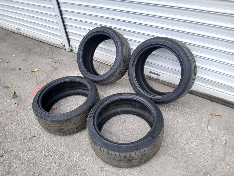 Летни гуми 235/40 R18 , гуми