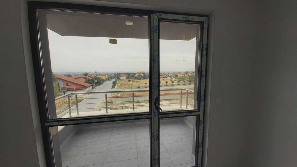 Продава се Тристаен апартамент в с. Белащица, Област Пловдив - 90 кв.м за 1134 €/кв.м - Снимка #3