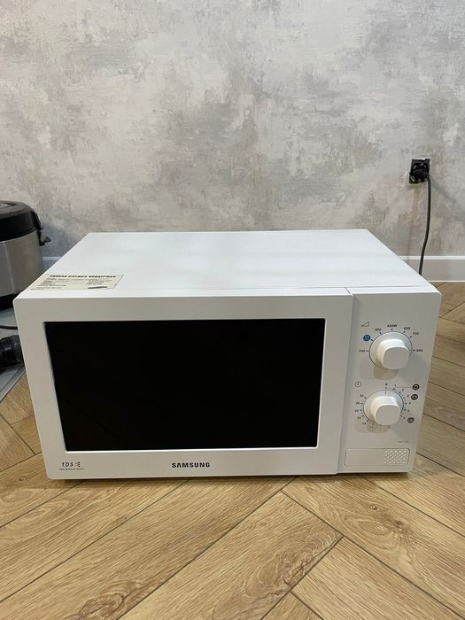 Продам микроволновую печь