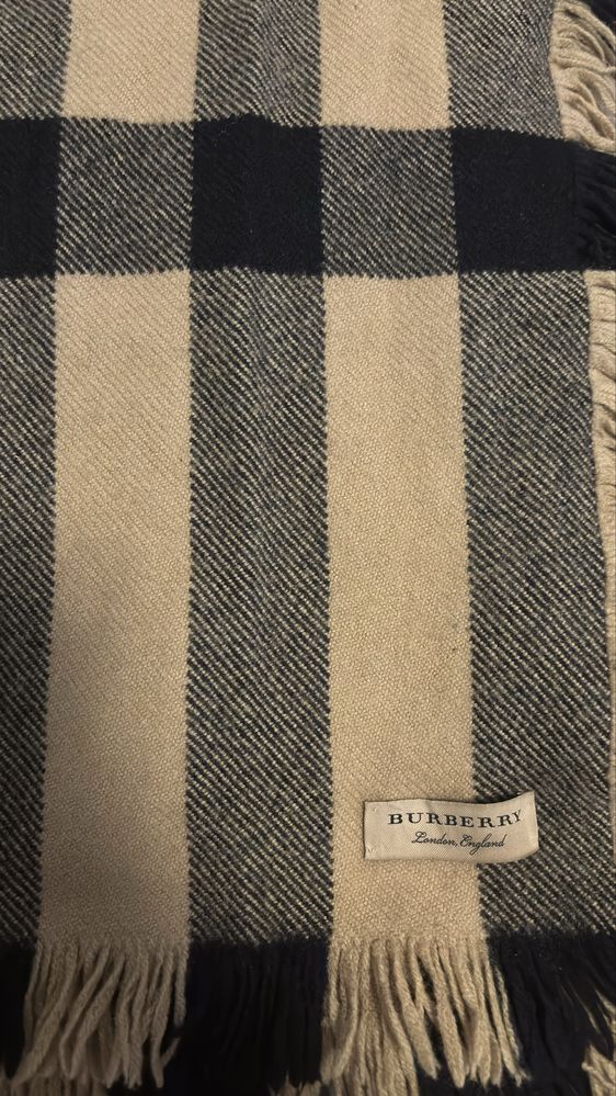 Burberry Fringed tartan wool scarf