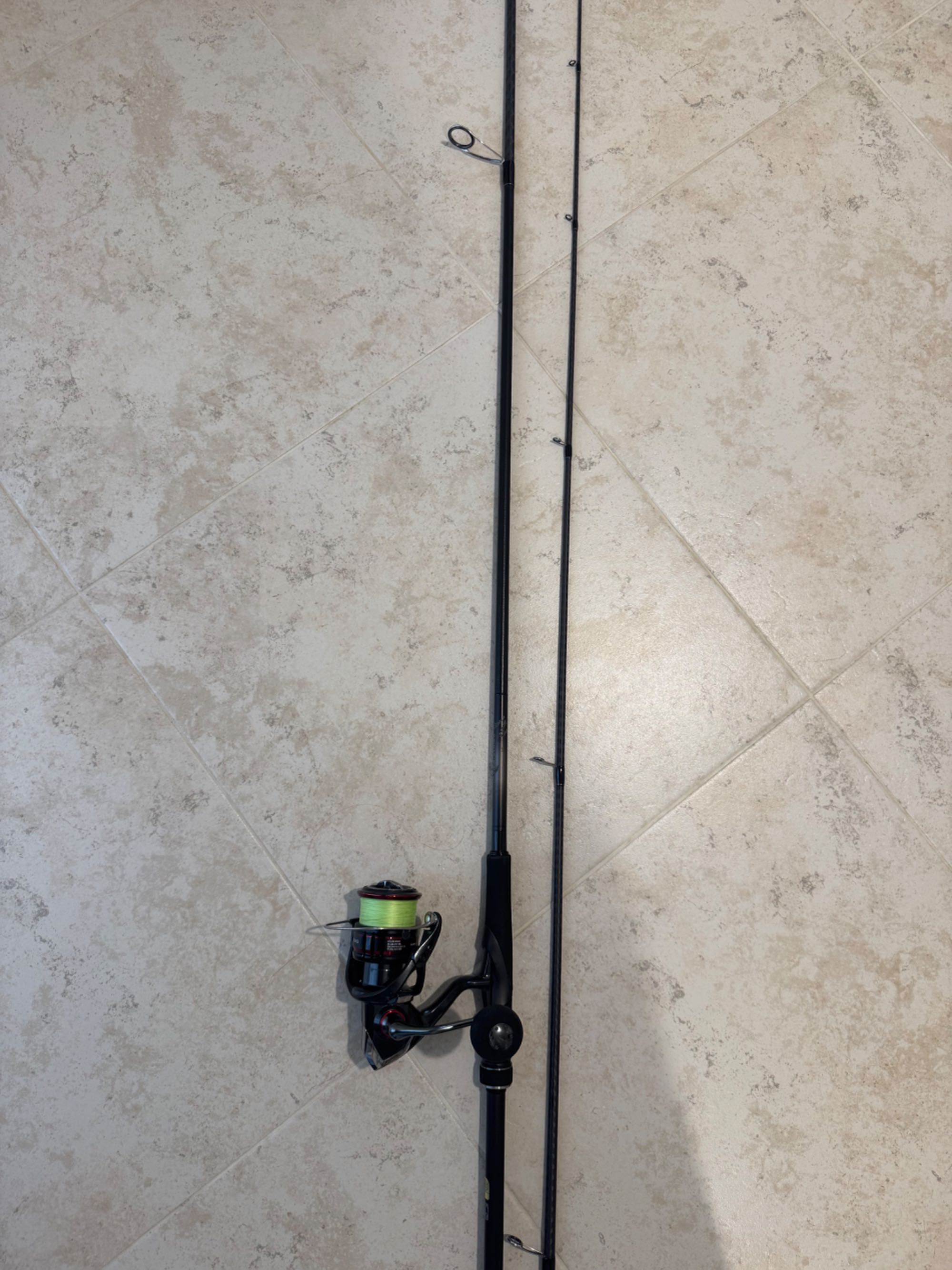 Въдица Shimano Dialuna 7-38g Макарата Shimano Vanford  c5000 XG