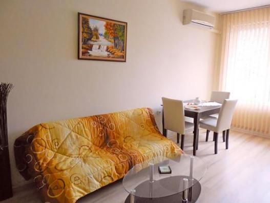 Дава се под наем Едностаен апартамент в Пловдив, Център - 45 кв.м за 250 € - Снимка #1