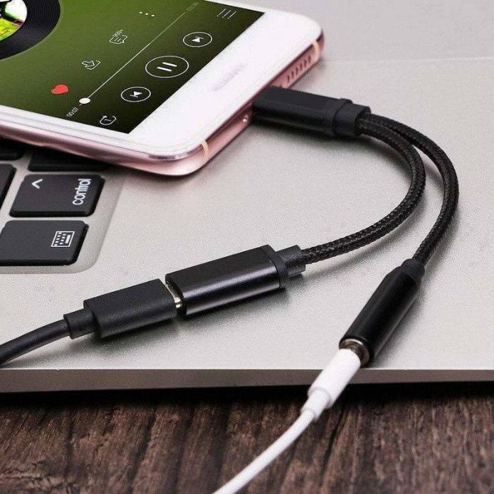 Cablul adaptor convertire USB-C la audio de 3,5 mm. 2 in 1. Nou!