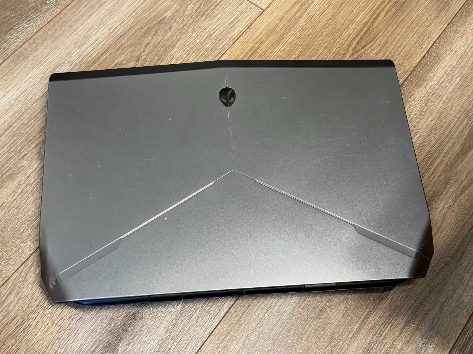 Dell Alienware 15 R2 i7 6820HK/16RAM/1TB SSD/Radeon M395X 4GB запазен