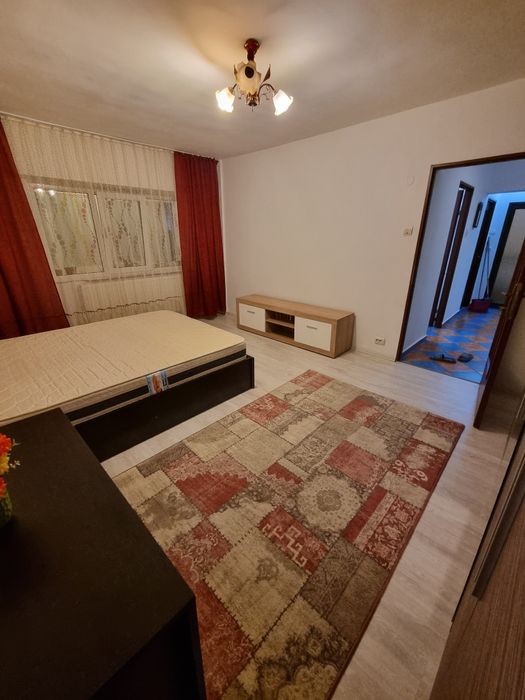 Închiriez apartament cu doua camere