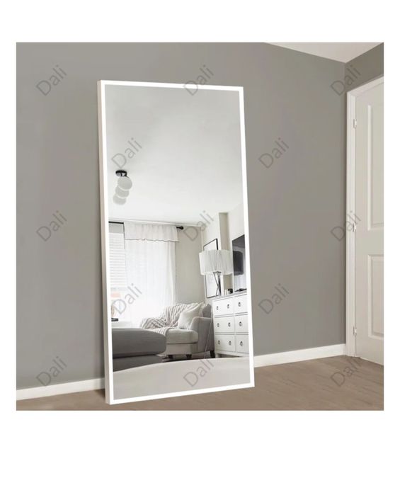 продам очень красивое зеркало в стиле минимализм