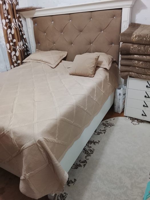 Двухспальная кровать