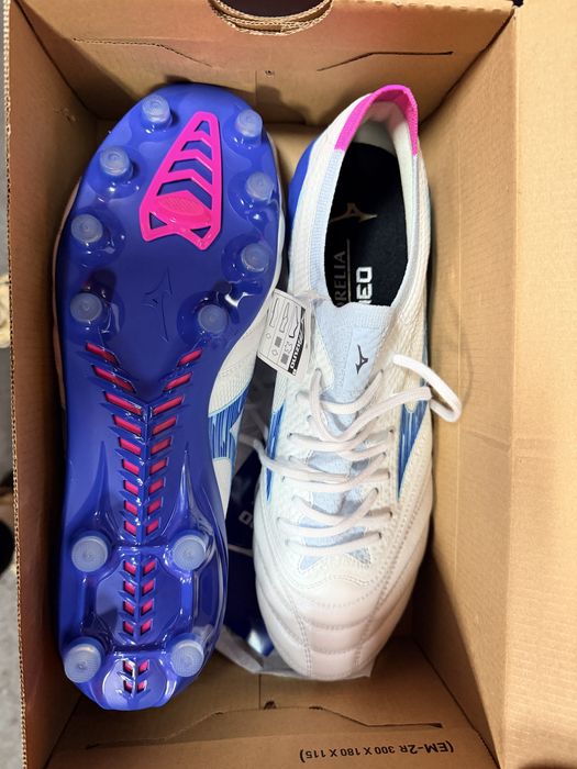 Мизуно Бутонки n42 и n43