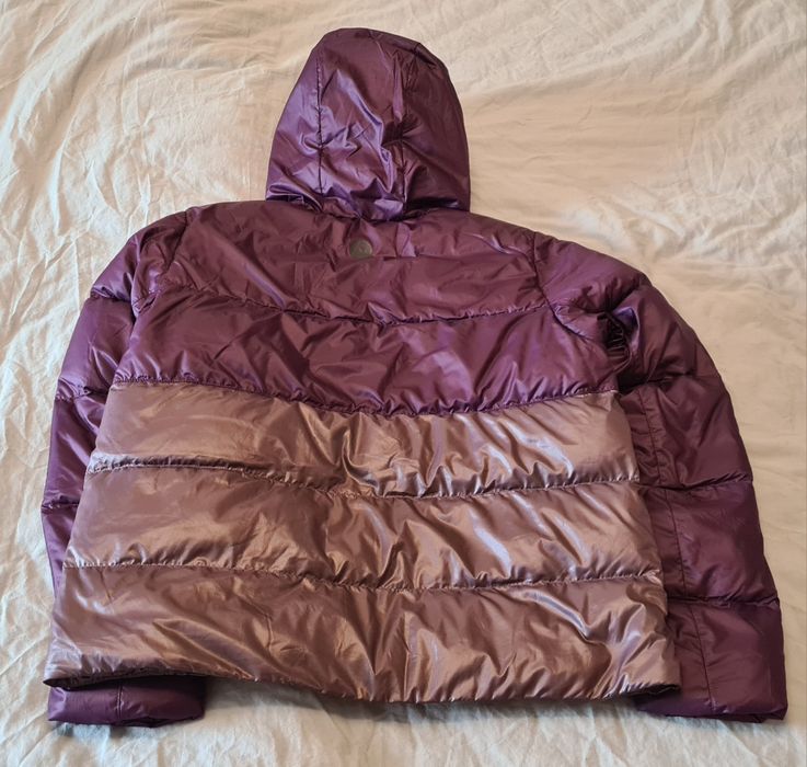 Продавам ново (с етикети) дамско пухено яке Marmot Down Hoody XS