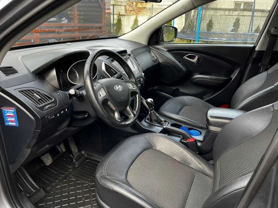 Vând Hyundai IX35