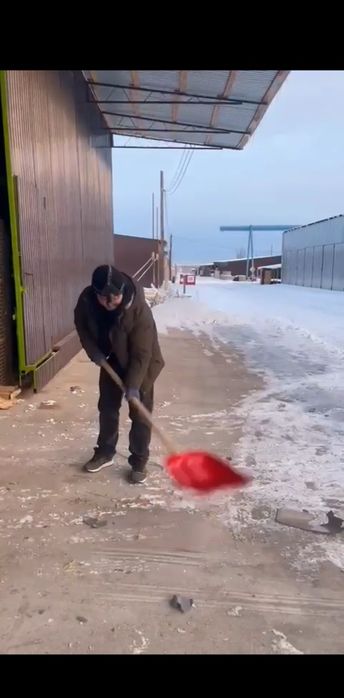 Снегоуборник прочный материала