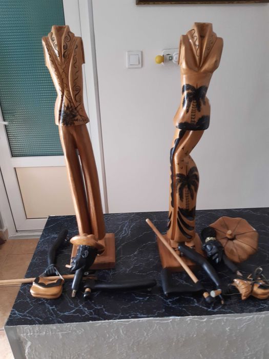 Cuplu statuete artizanale din lemn, inalte 71cm