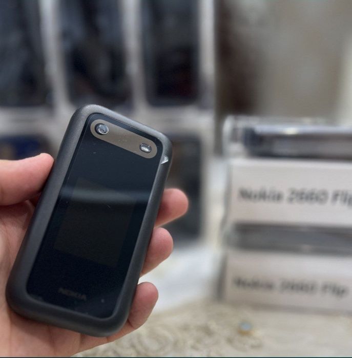 Yangi tugmali telefon Nokia 2660 Flip (raskladushka) original Top